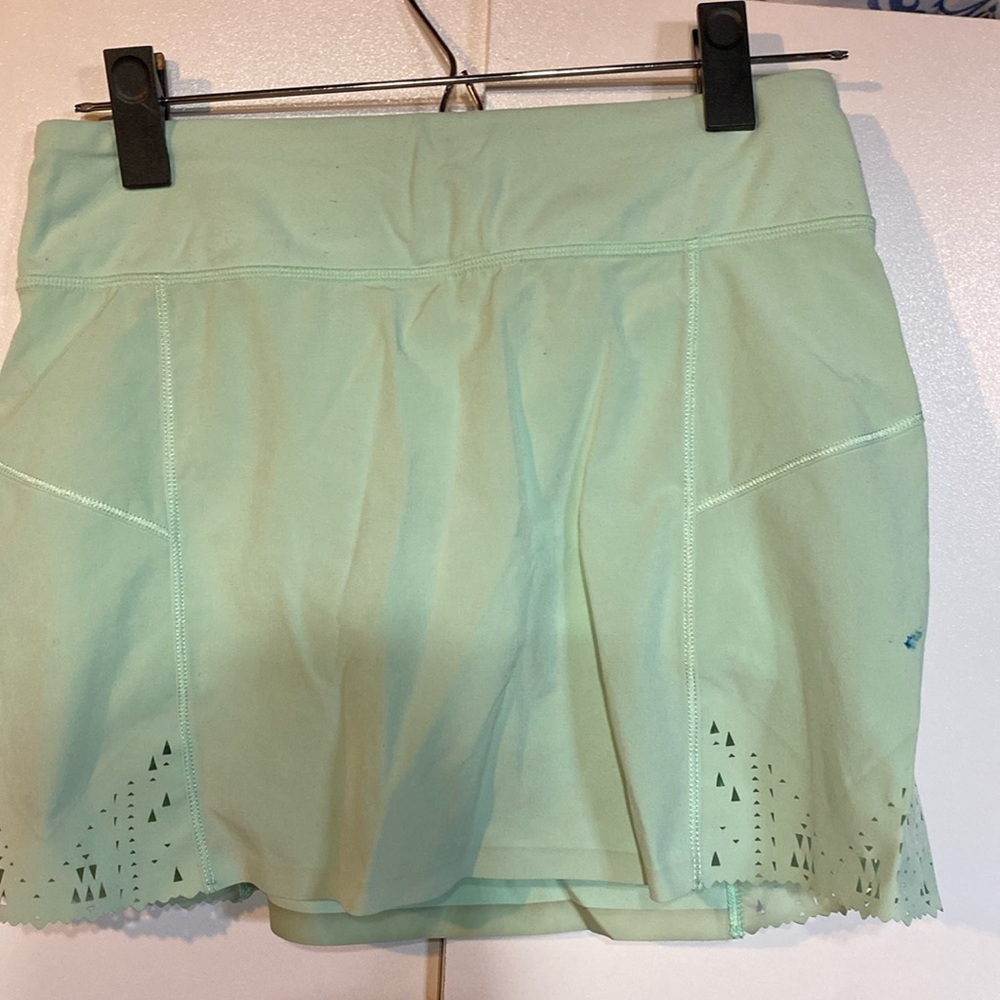 Ivivva pale green tennis/workout skort